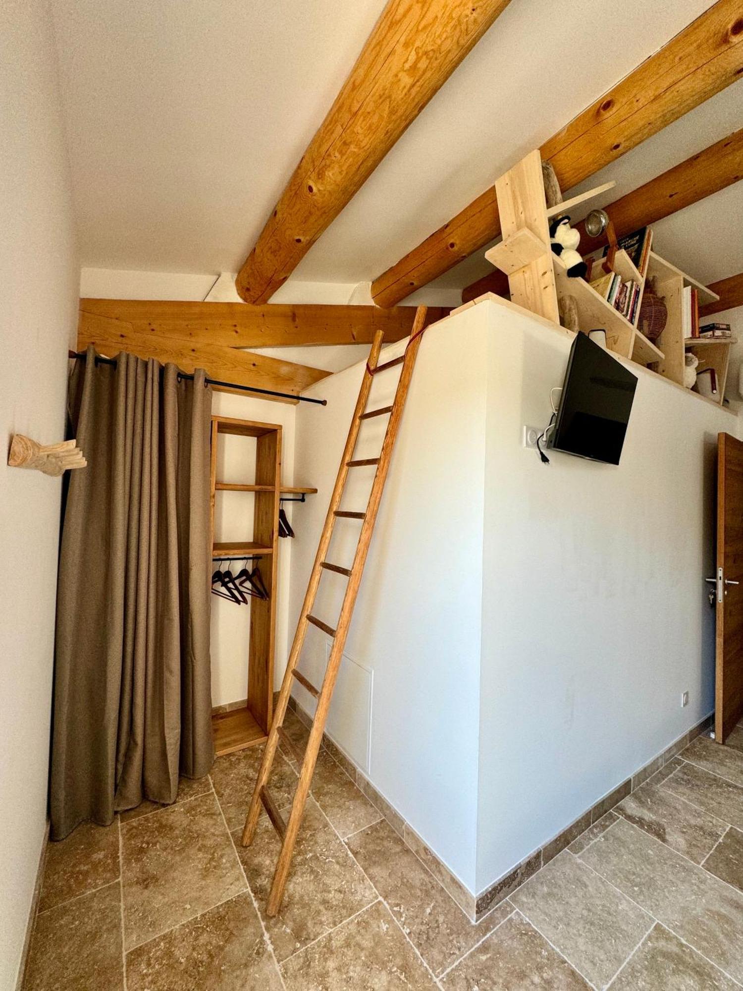 Mas Campau Bed and Breakfast Fontvieille Eksteriør billede